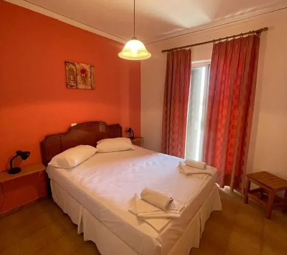 Ξενοδοχείο με διαμερίσματα Theoxenia παράλιο άστρος 4*